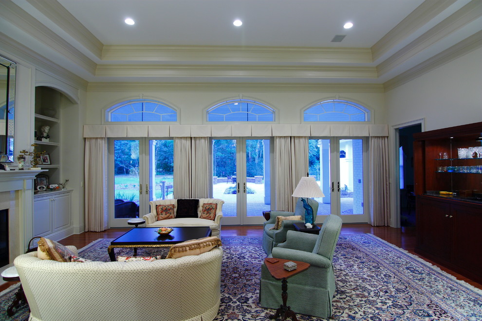 Example of a classic family room design in Orlando