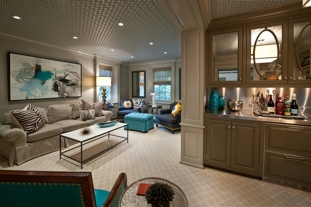 Свежая идея для дизайна: изолированная гостиная комната в классическом стиле с бежевыми стенами и ковровым покрытием - отличное фото интерьера