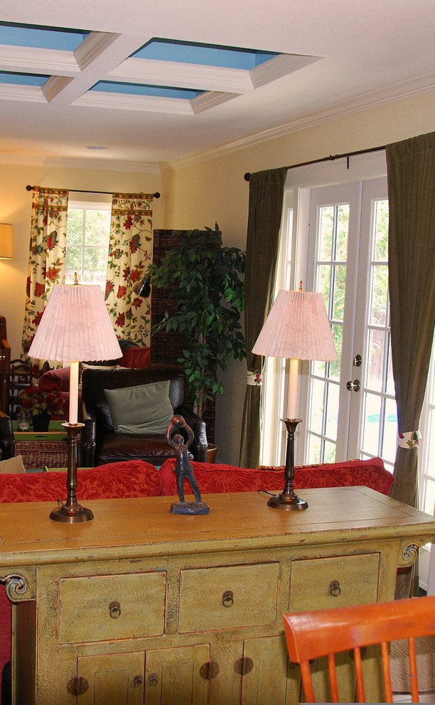 Elegant family room photo in San Francisco