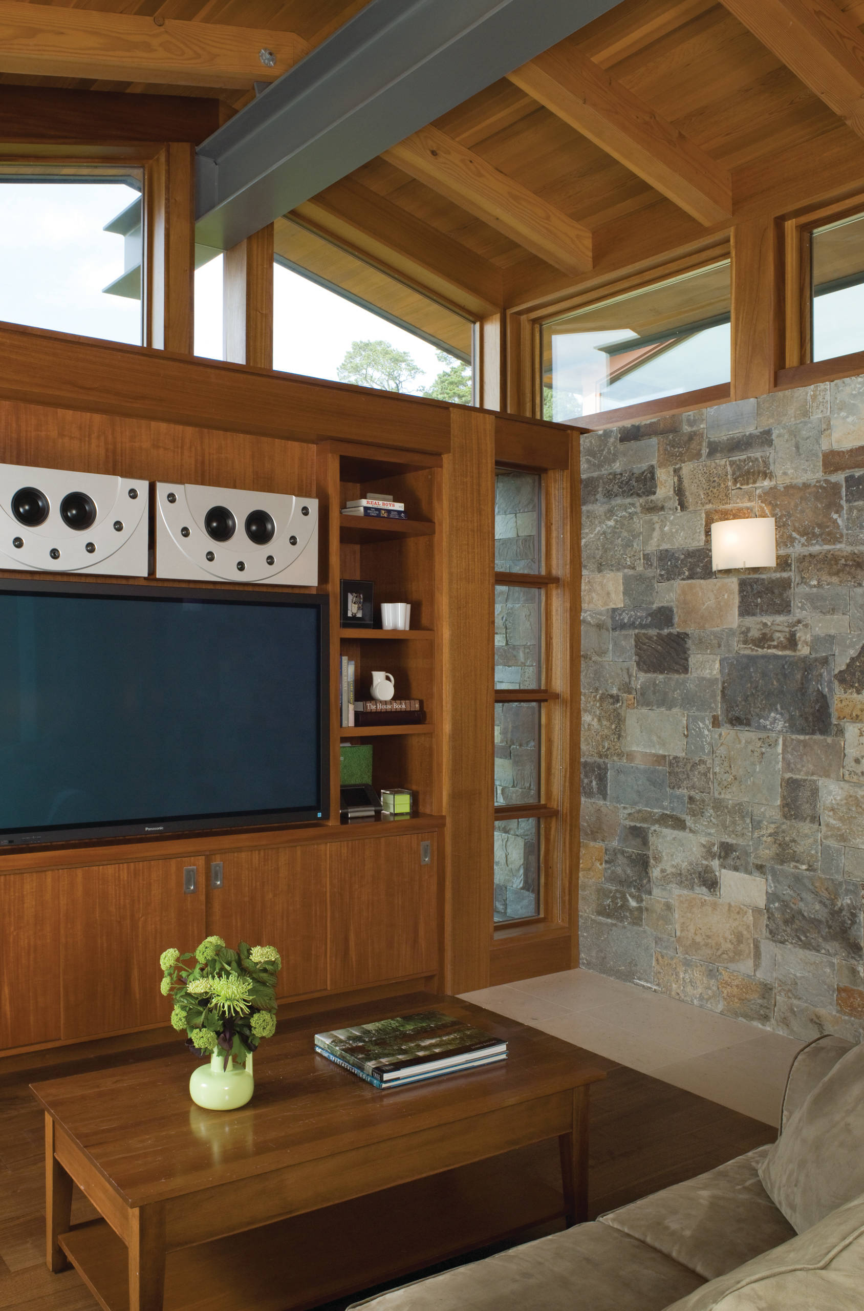 フランクロイドライト風の住宅の事例画像 | Houzz