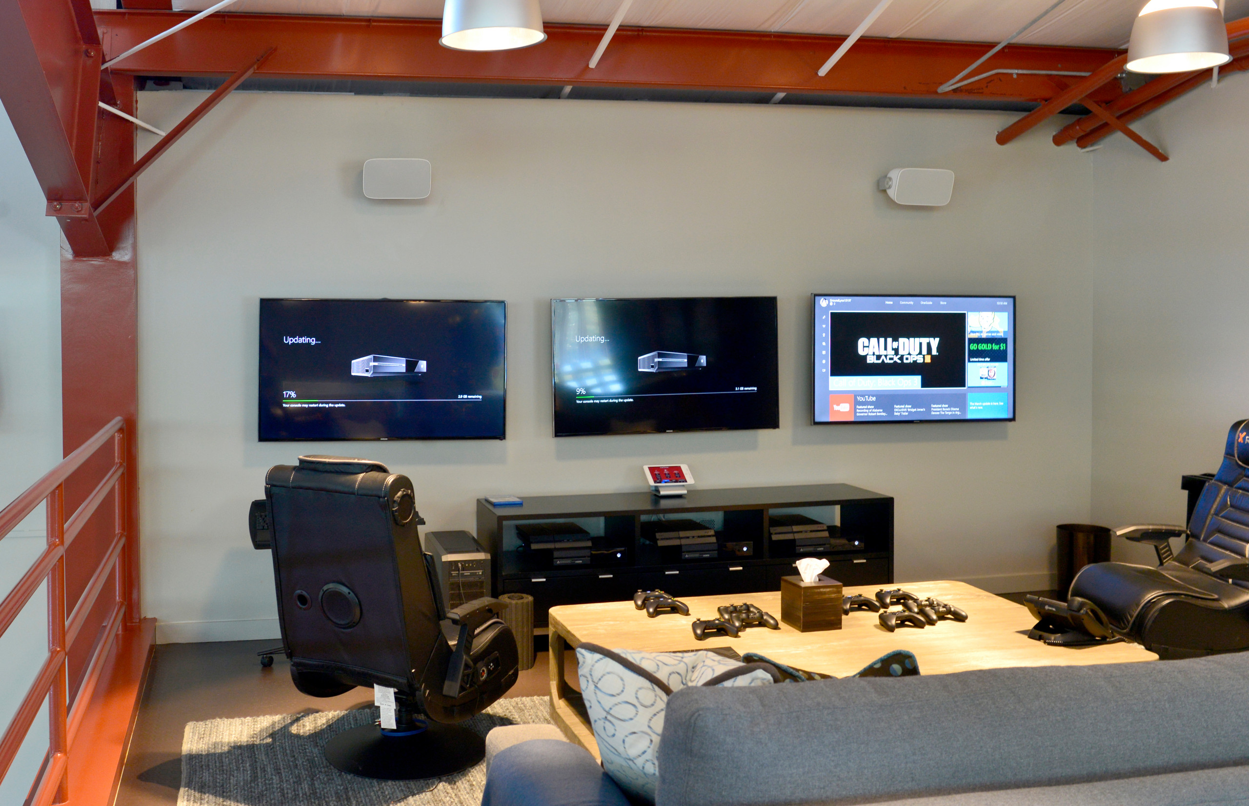 home computer game room