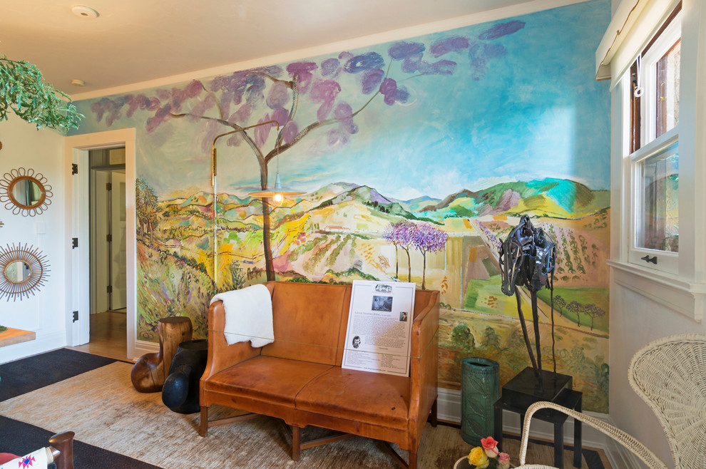 ロサンゼルスにある地中海スタイルのおしゃれなファミリールームの写真