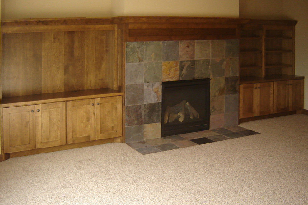 Example of a classic family room design in Minneapolis