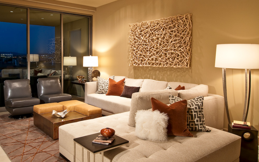 Foto di un soggiorno minimal di medie dimensioni e aperto con pareti beige