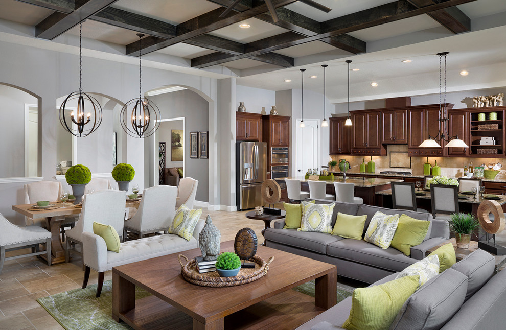 Foto di un soggiorno classico con travi a vista, pareti grigie, pavimento in gres porcellanato e pavimento beige