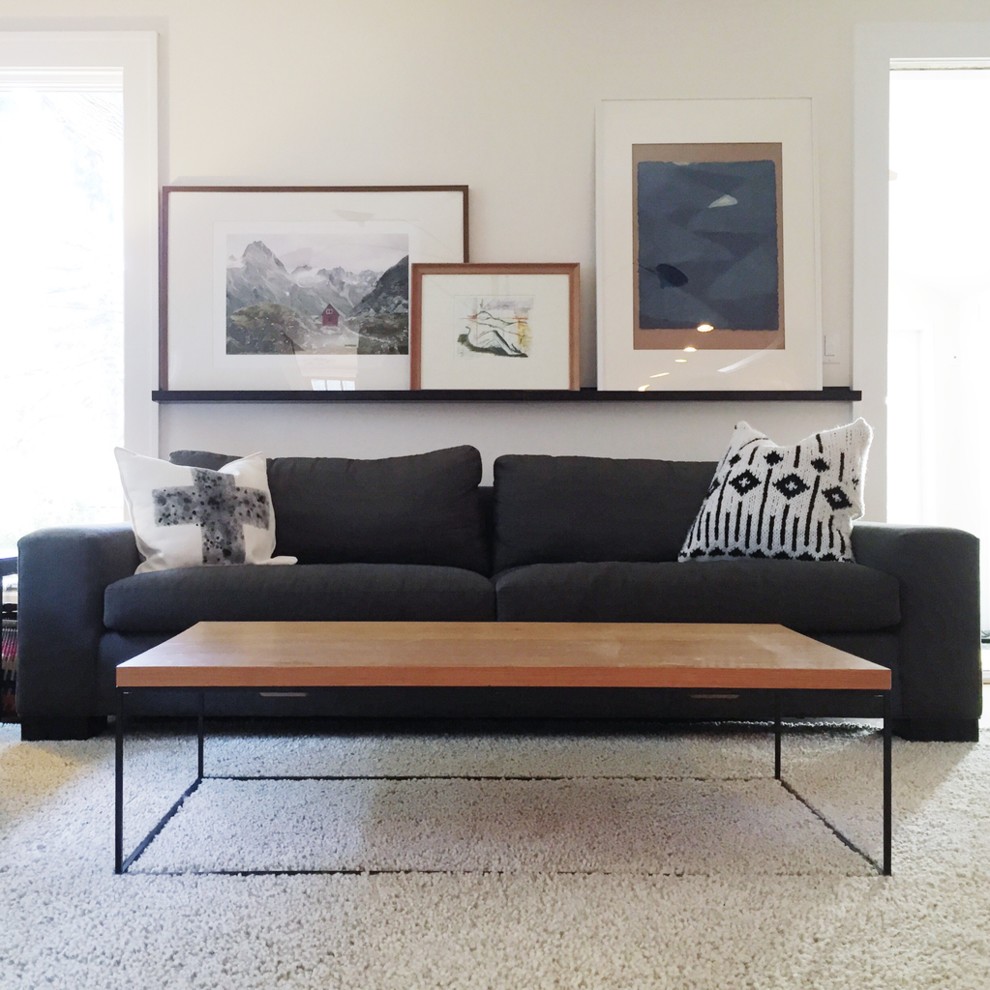 Mittelgroßer, Fernseherloser, Abgetrennter Moderner Hobbyraum ohne Kamin mit beiger Wandfarbe, Teppichboden und weißem Boden in Minneapolis