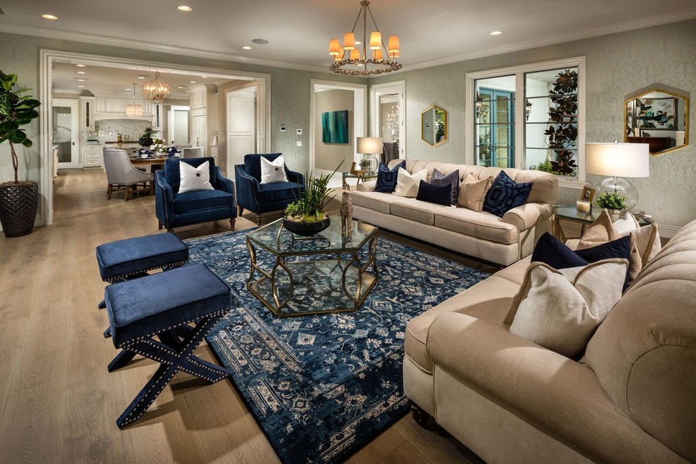 Example of a family room design in Los Angeles