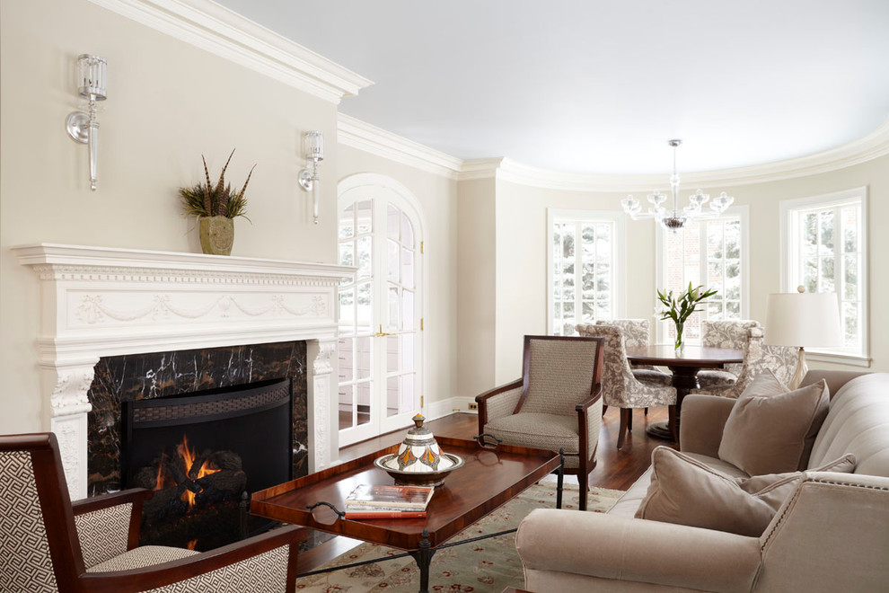 This is an example of a traditional living room in Minneapolis.