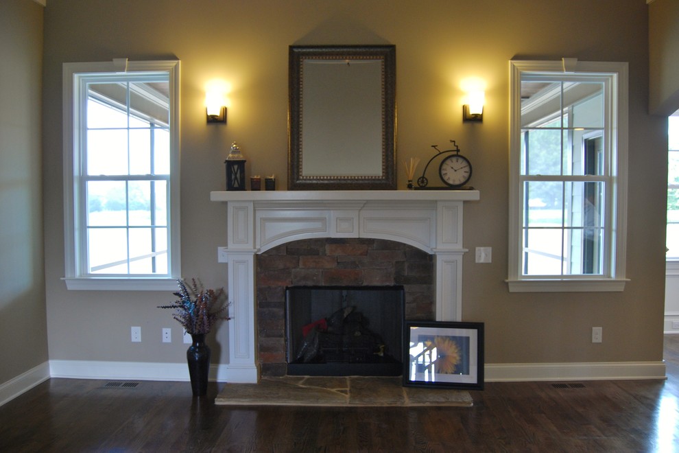 Lot 45 The Estates at Smith Crossing Classique Salle de Séjour