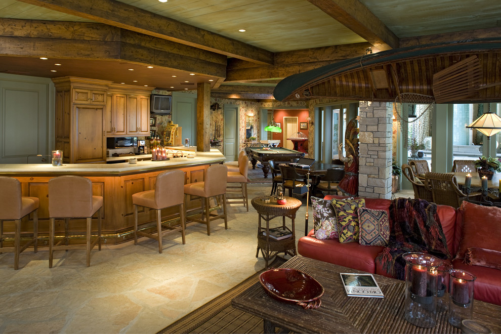 Свежая идея для дизайна: открытая гостиная комната в классическом стиле с ковром на полу - отличное фото интерьера