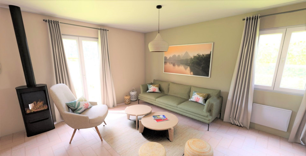 サンテティエンヌにあるお手頃価格の中くらいなシャビーシック調のおしゃれなオープンリビング (緑の壁、セラミックタイルの床、据え置き型テレビ、ベージュの床) の写真