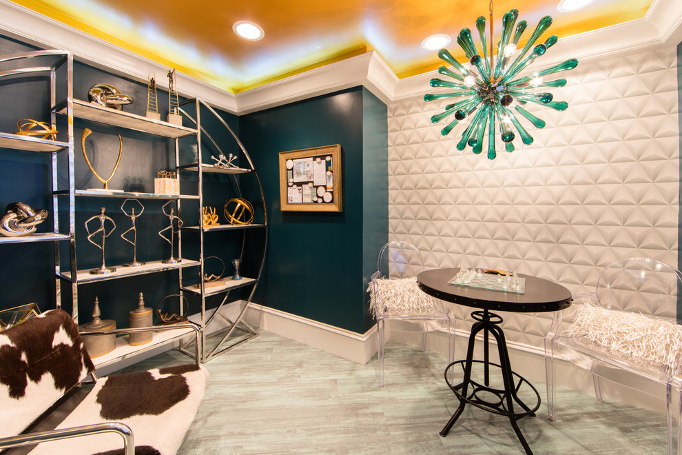 Exemple d'une petite salle de séjour chic avec salle de jeu, un mur vert, moquette et un sol turquoise.