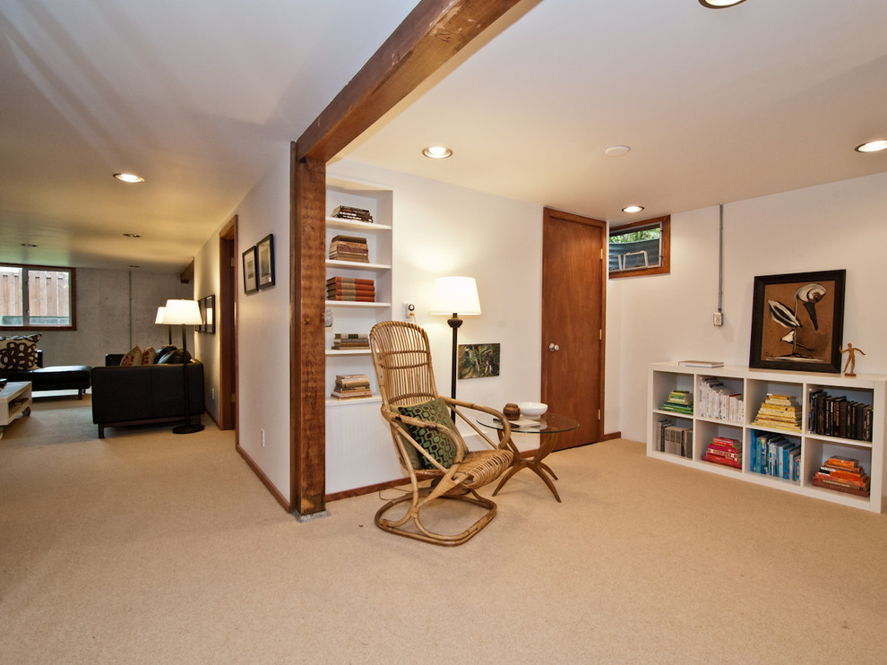 Example of a 1950s family room design in Portland