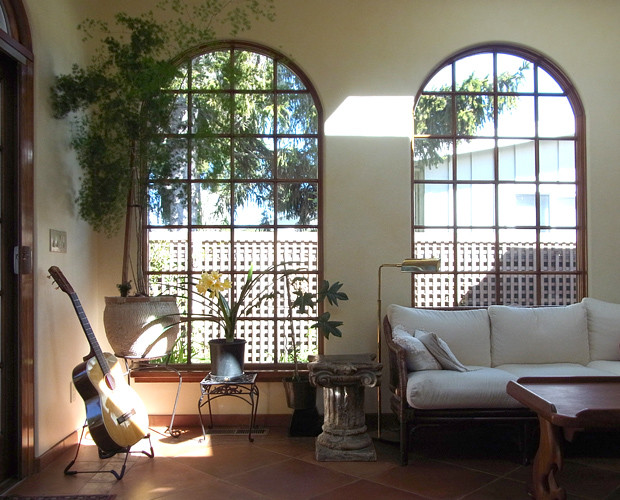 Exemple d'une salle de séjour méditerranéenne.