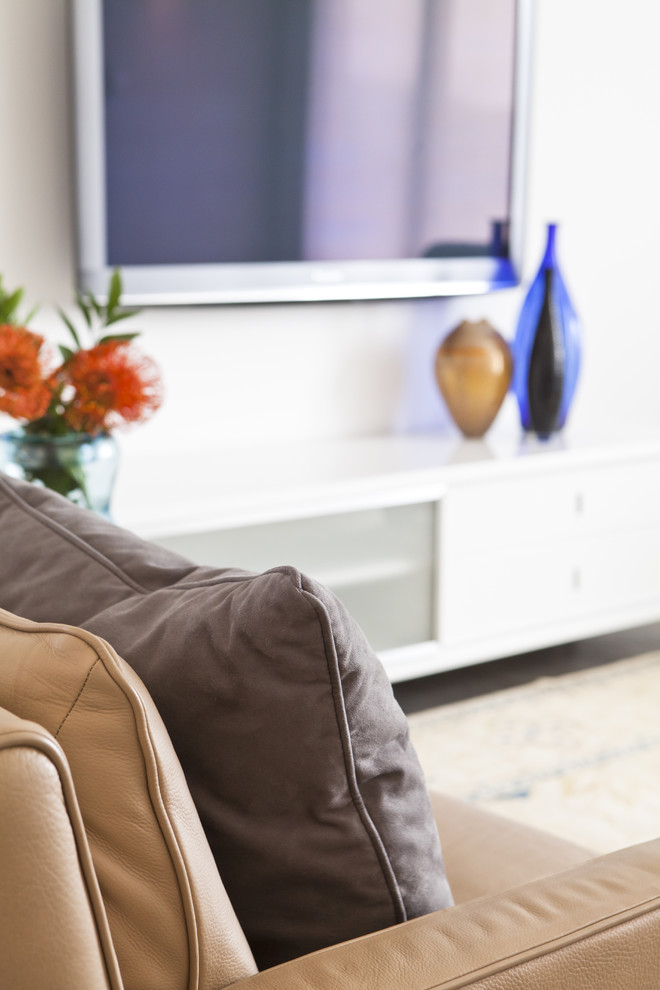 Minimalist Family Room Eclectic Family Room Toronto by