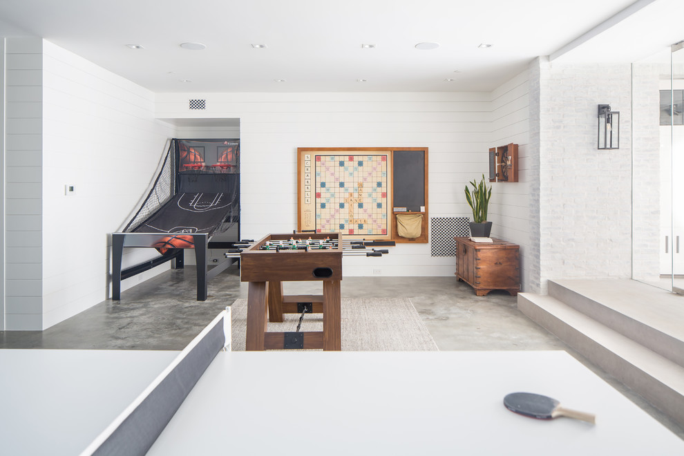 Photo of a beach style games room in Orange County.