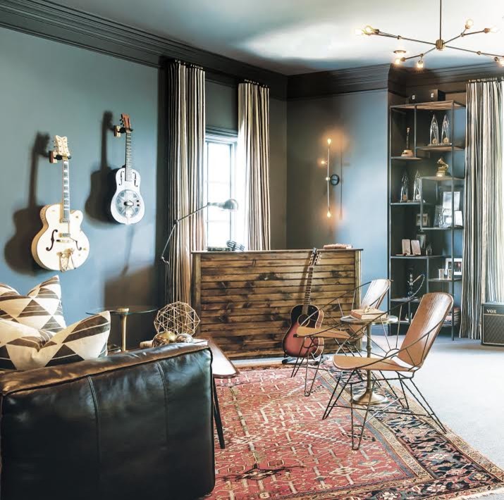 Photo of an eclectic games room in Nashville with a music area.