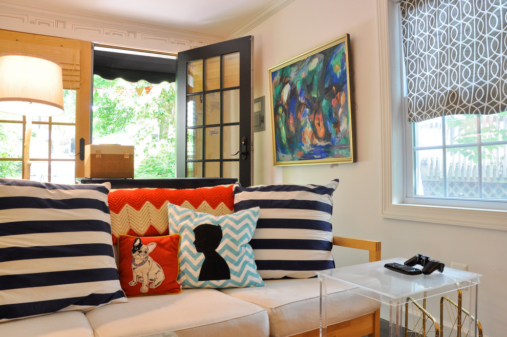 Example of an eclectic family room design in DC Metro