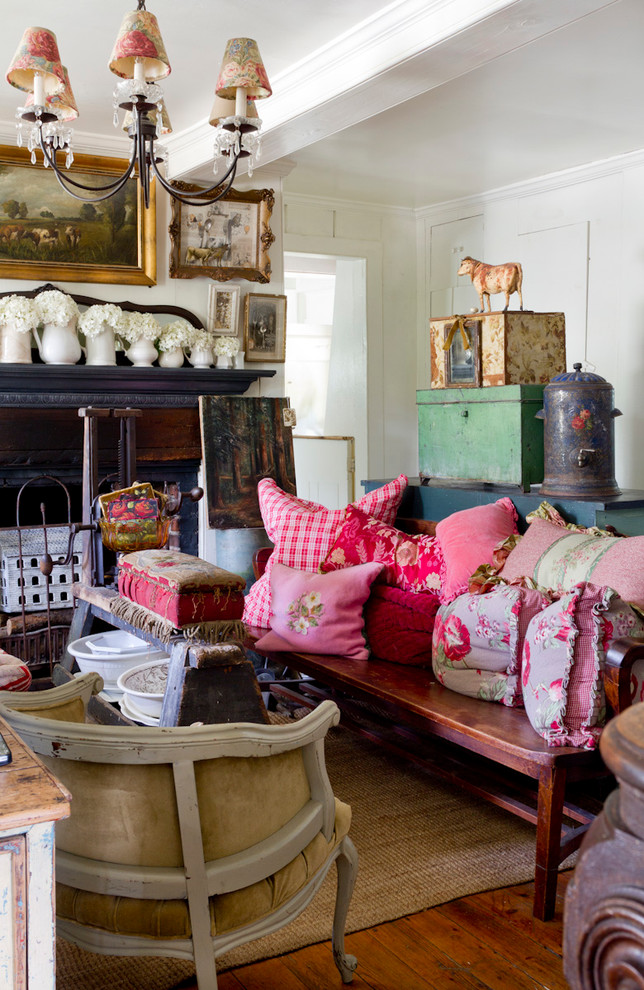 My Houzz: Layers of Patina and an Artist’s Touch in a New York Colonial ...