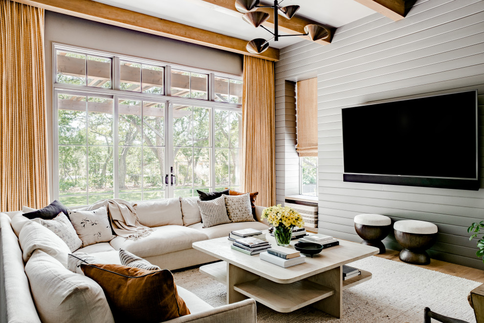 Inspiration for a cottage family room remodel in San Francisco