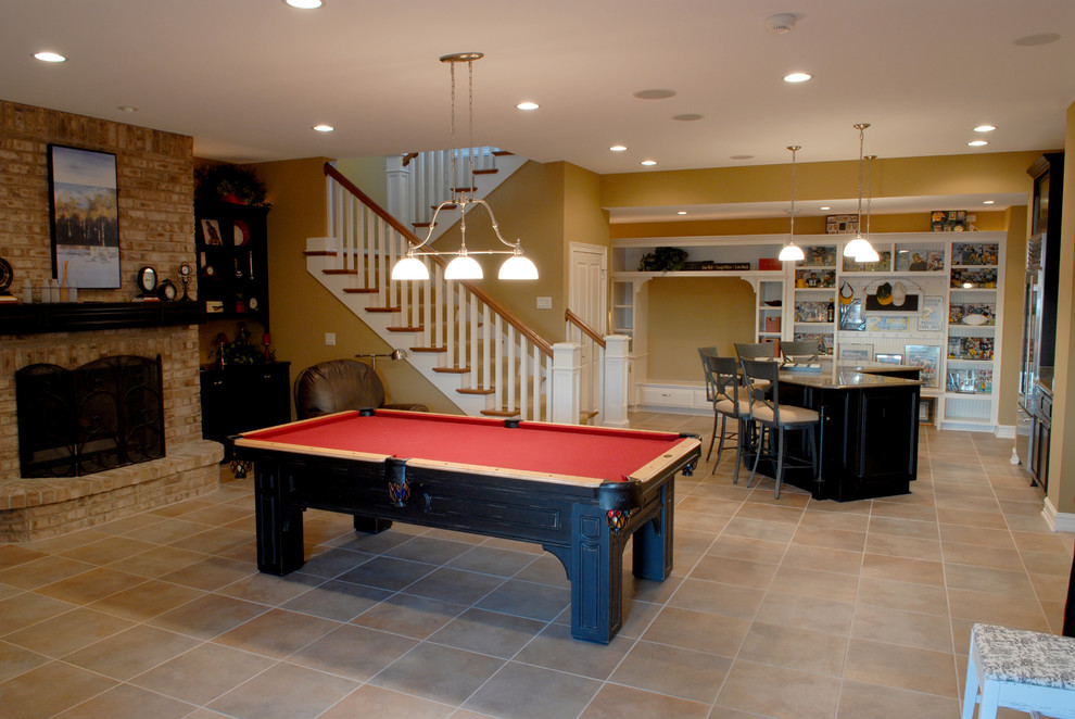 Inspiration for a traditional games room in Milwaukee.