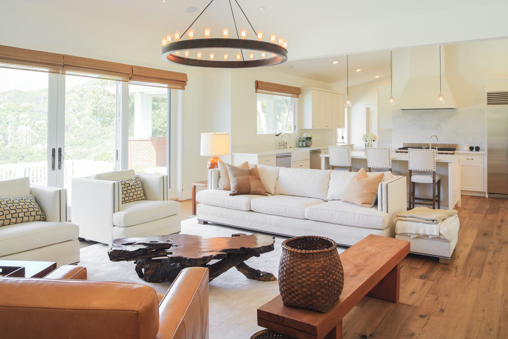 Classic open plan games room in San Francisco with beige walls and medium hardwood flooring.