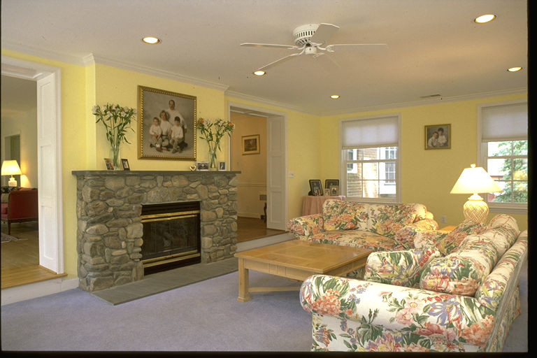 Example of a classic family room design in DC Metro