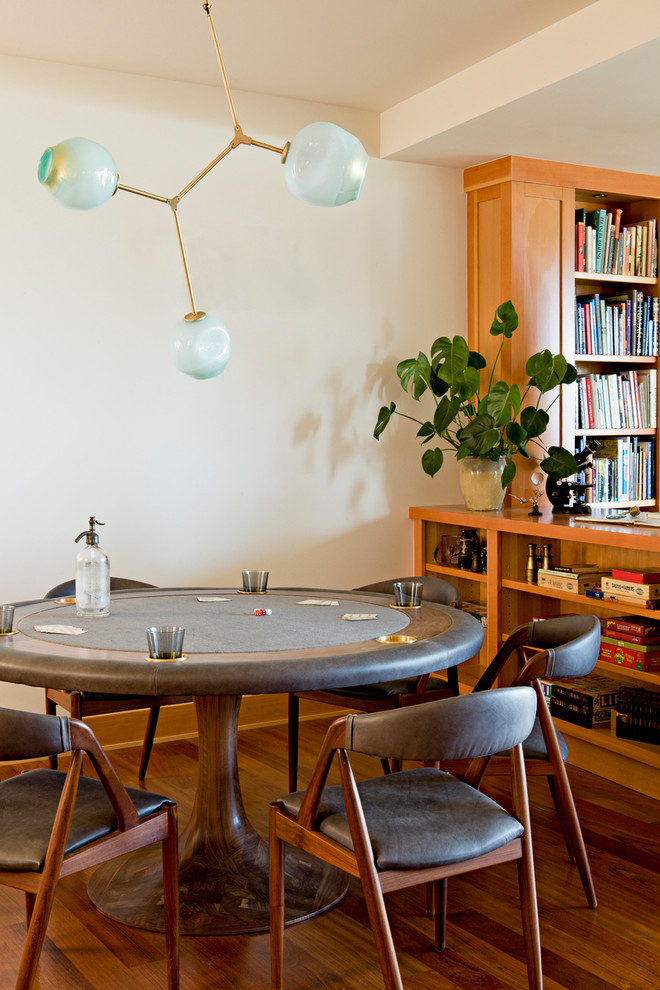 Photo of a contemporary games room in Portland with a game room.