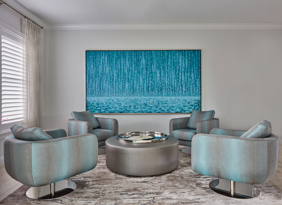 Modelo de sala de estar abierta moderna grande con paredes azules, suelo de madera pintada y suelo gris