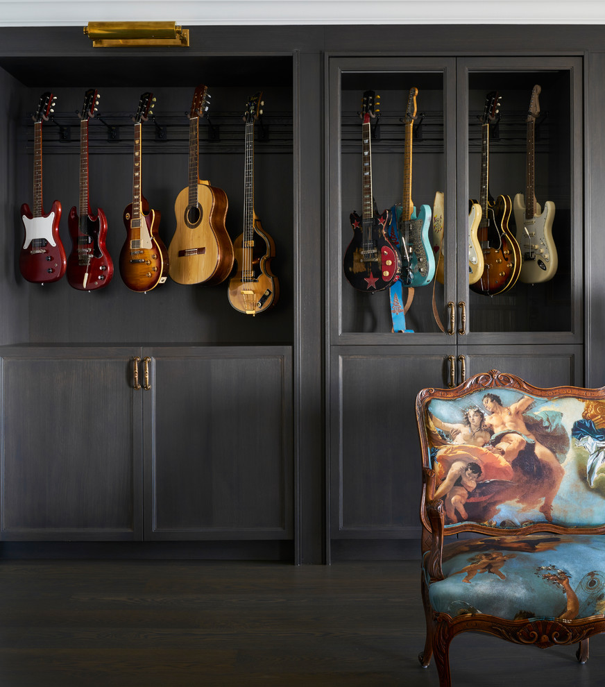 Modelo de sala de estar con rincón musical clásica renovada con pared multimedia