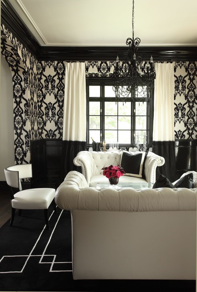 Идея дизайна: гостиная комната в классическом стиле с разноцветными стенами