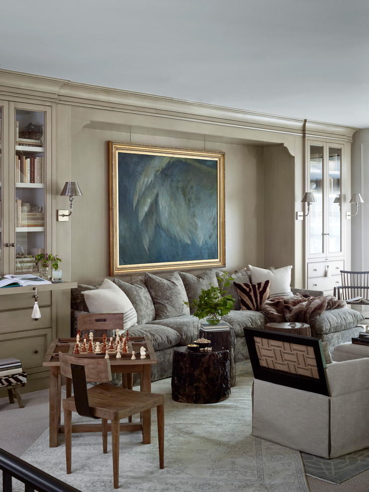 Ispirazione per un soggiorno country con pareti beige, moquette e pavimento grigio