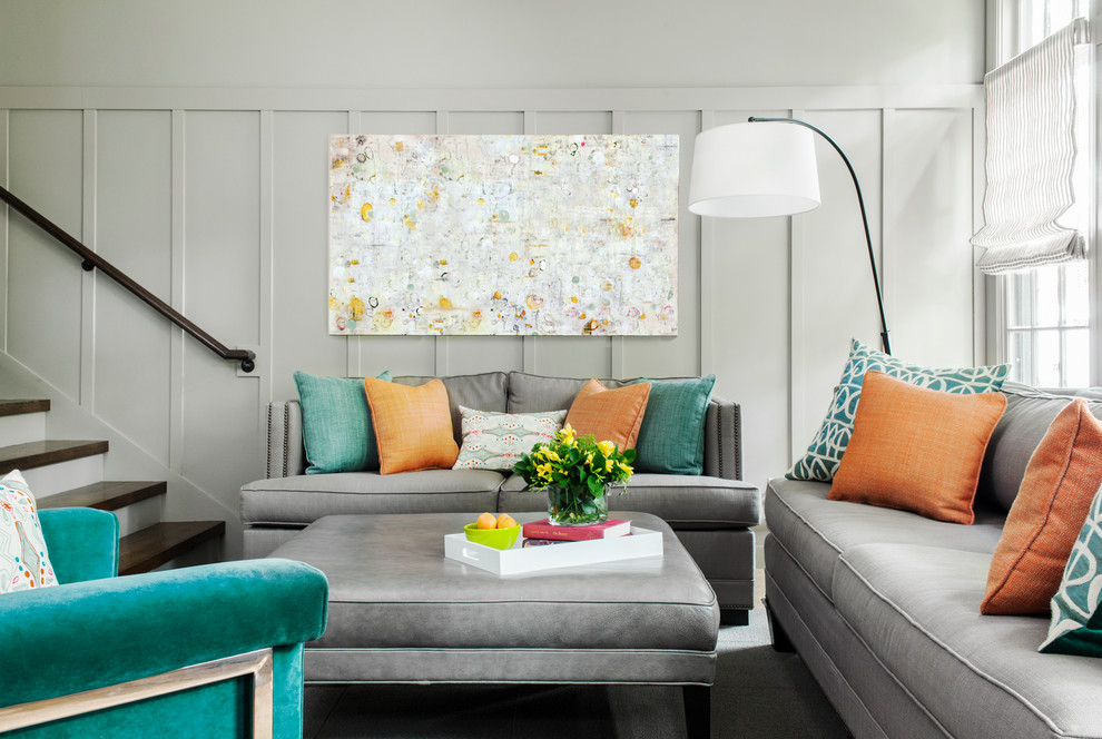 Идея дизайна: гостиная комната в стиле фьюжн с серыми стенами