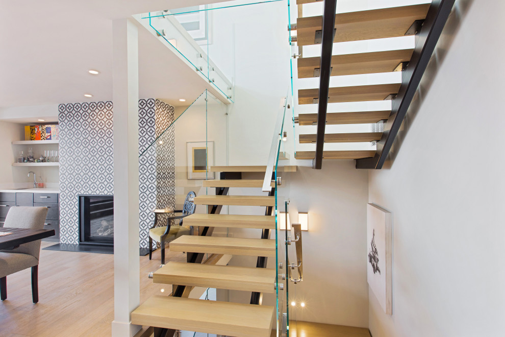 Идея дизайна: большая лестница в стиле модернизм