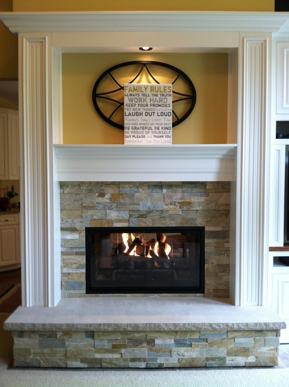 https://st.hzcdn.com/simgs/pictures/family-rooms/realstone-systems-brighton-stone-and-fireplace-inc-img~7a01c87f023211e2_16-8546-1-20d5704.jpg