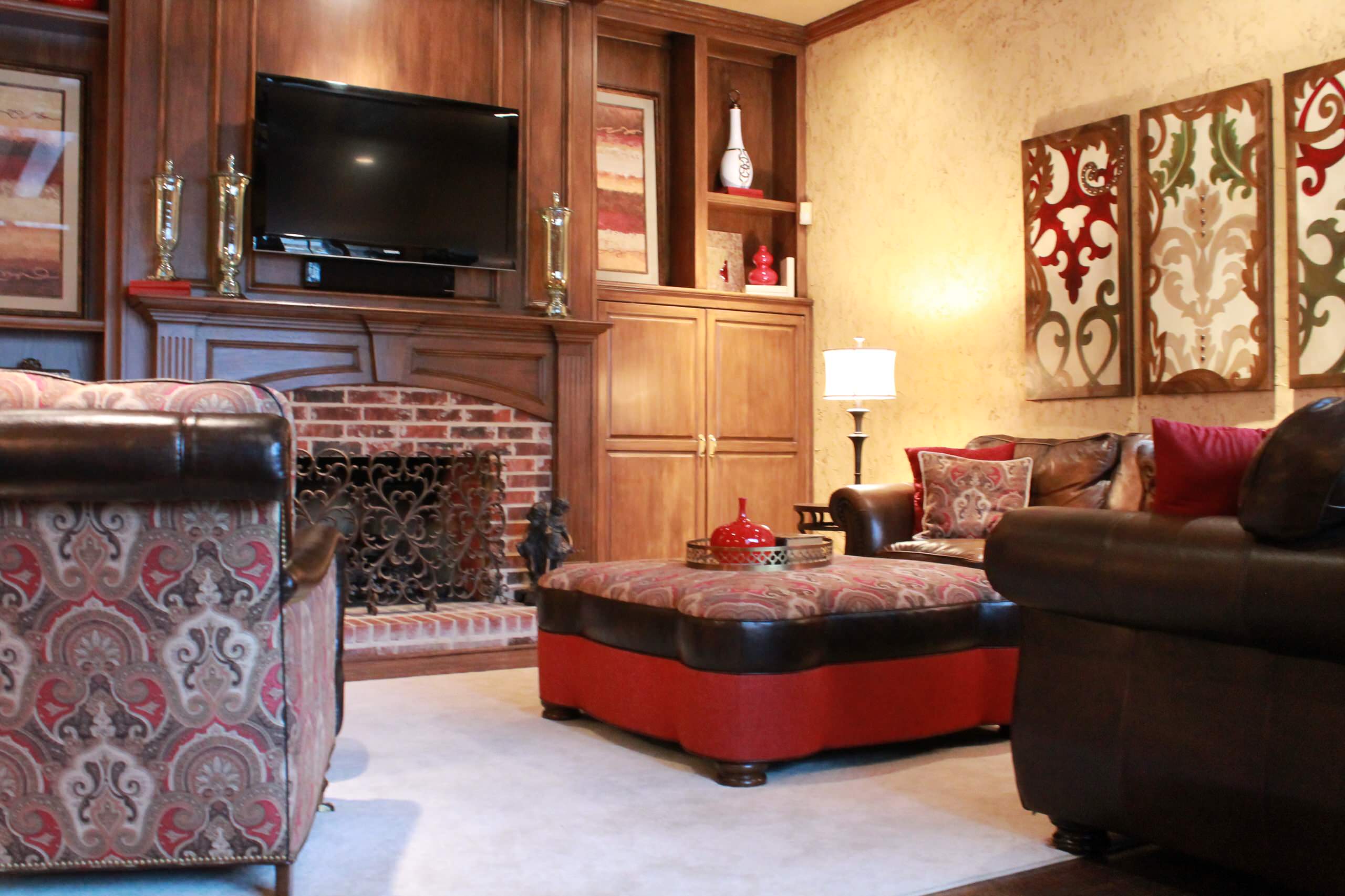 Red And Gold Living Room Decorating Ideas / Pin By Lindsey Nabors On My