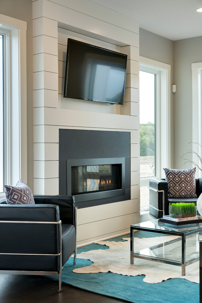 REGGIE AWARD WINNER The 2200 (Lakeville, MN) Contemporary Family