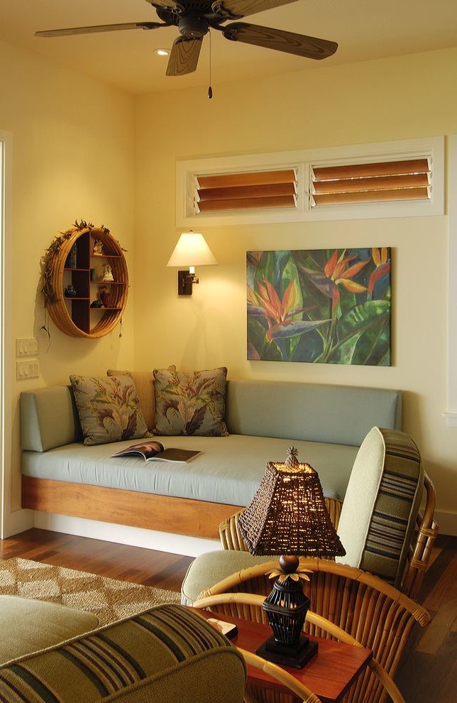 Island style family room photo in Hawaii