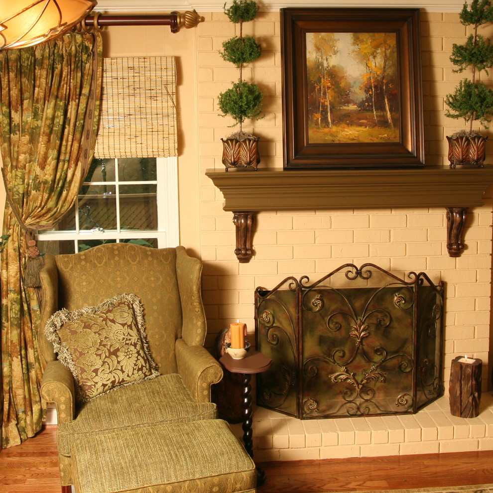 Example of a classic family room design in Philadelphia
