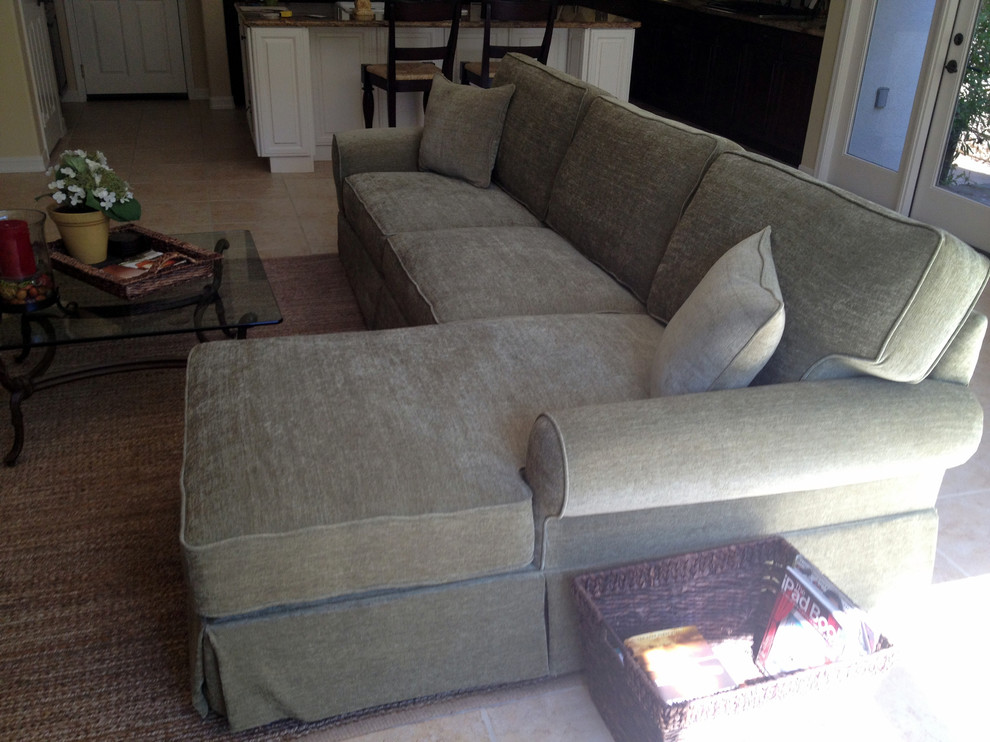 ROBIN STYLE SLIPCOVERED SHABBY CHIC / POTTERY BARN LOOK Family Room