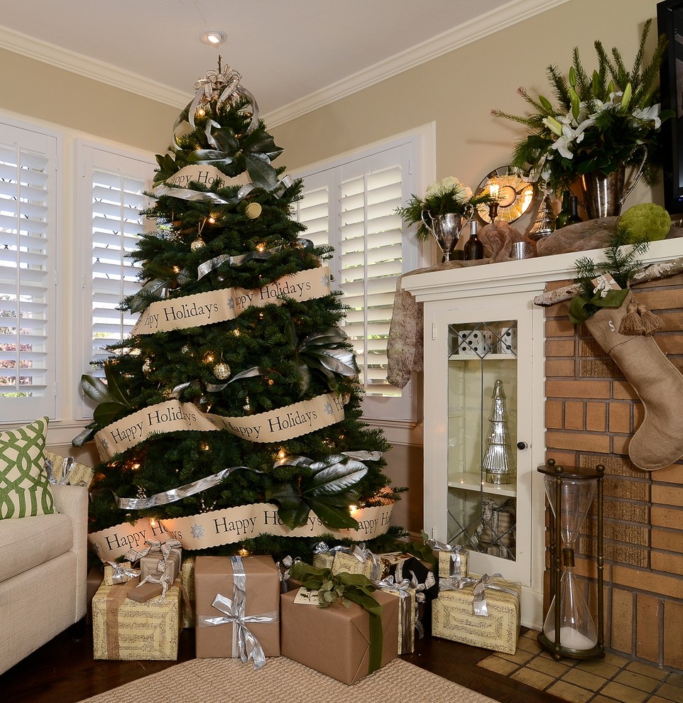 Family room - traditional family room idea in Sacramento with beige walls