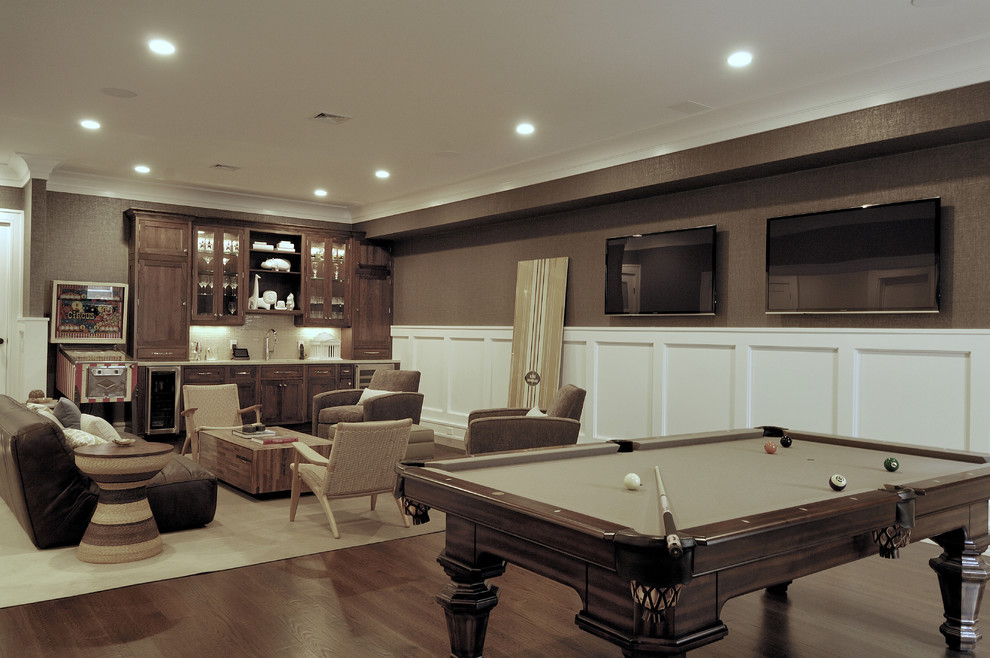 Sagaponack/Town Line Transitional Family Room Los Angeles by EB