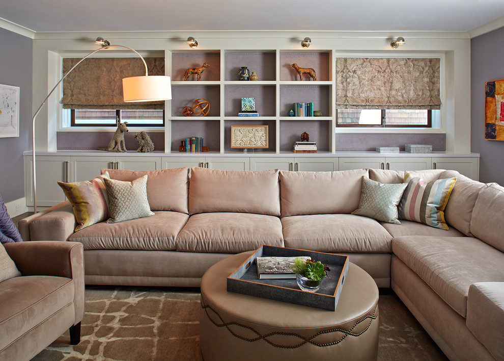 Свежая идея для дизайна: изолированная гостиная комната среднего размера в стиле неоклассика (современная классика) с ковровым покрытием, фиолетовыми стенами и коричневым полом без телевизора - отличное фото интерьера