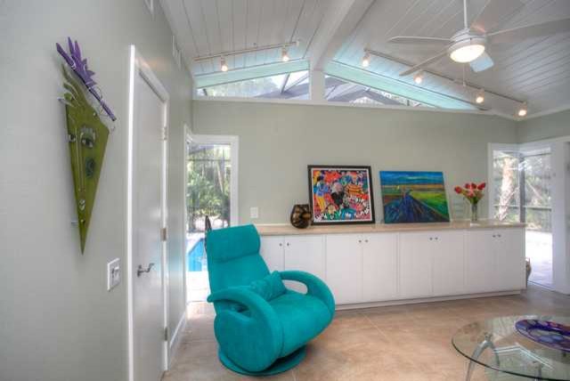 Inspiration for a 1960s family room remodel in Tampa
