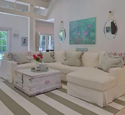Shabby-Style Wohnzimmer in Miami