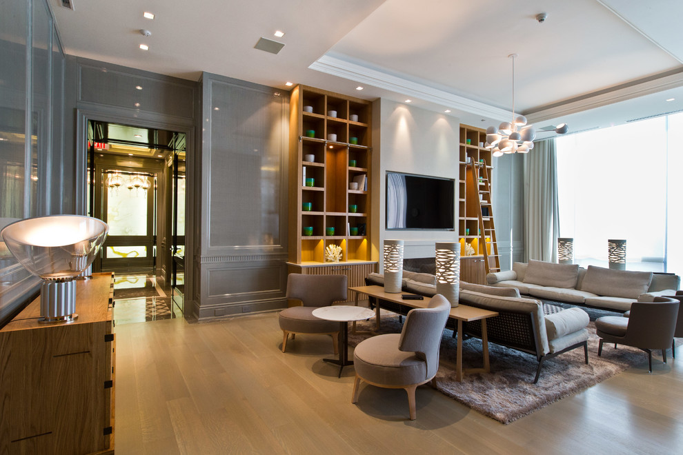 Идея дизайна: большая изолированная гостиная комната в стиле модернизм с серыми стенами, полом из линолеума, телевизором на стене и серым полом без камина