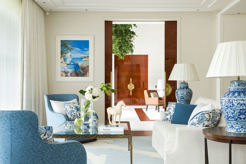Immagine di un ampio soggiorno aperto con pareti bianche, pavimento in legno massello medio, nessuna TV, pavimento bianco e angolo bar
