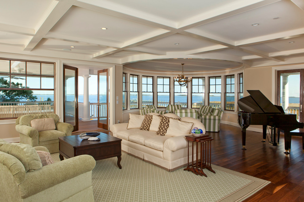 Стильный дизайн: большая открытая гостиная комната в морском стиле с музыкальной комнатой, бежевыми стенами, коричневым полом и темным паркетным полом без камина - последний тренд