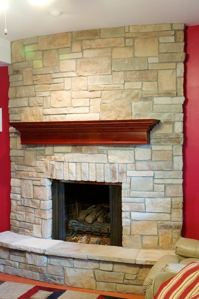 Family room - traditional family room idea in Chicago