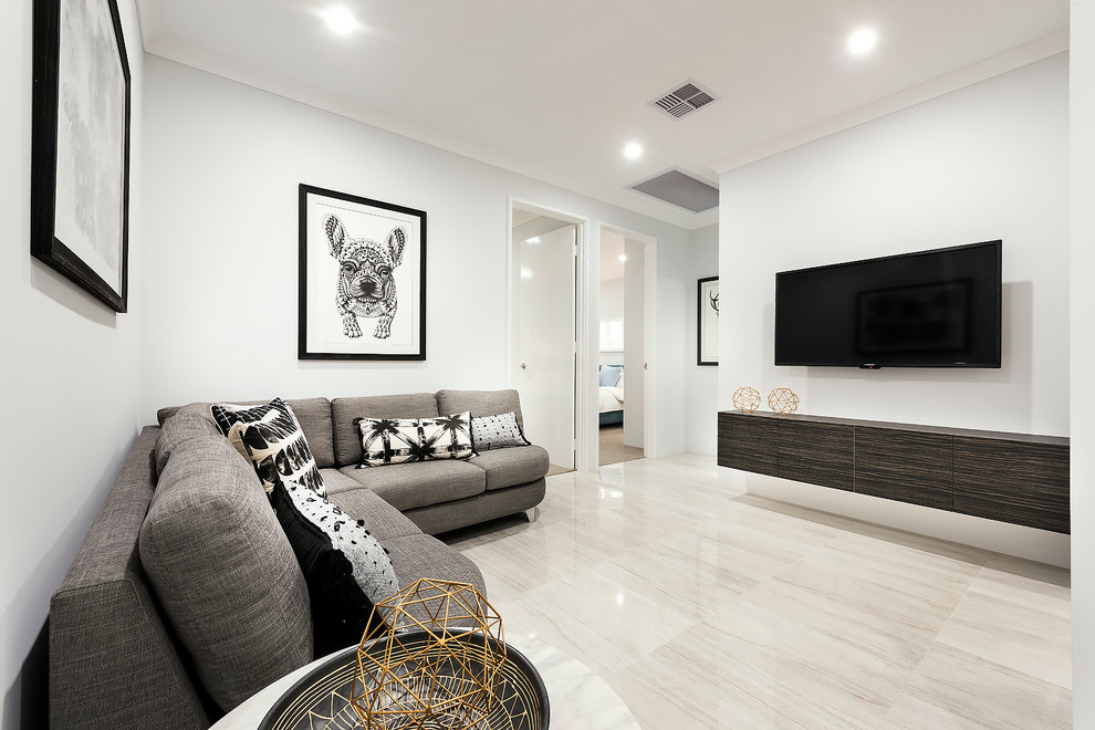 Immagine di un soggiorno design di medie dimensioni e chiuso con sala giochi, pareti bianche, pavimento in gres porcellanato e TV a parete
